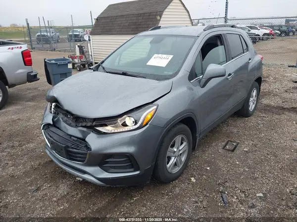 3GNCJLSB1LL207599 2020 CHEVROLET TRAX - Image 2