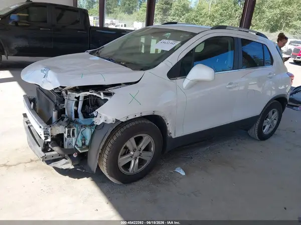 3GNCJLSB1LL209983 2020 CHEVROLET TRAX - Image 2