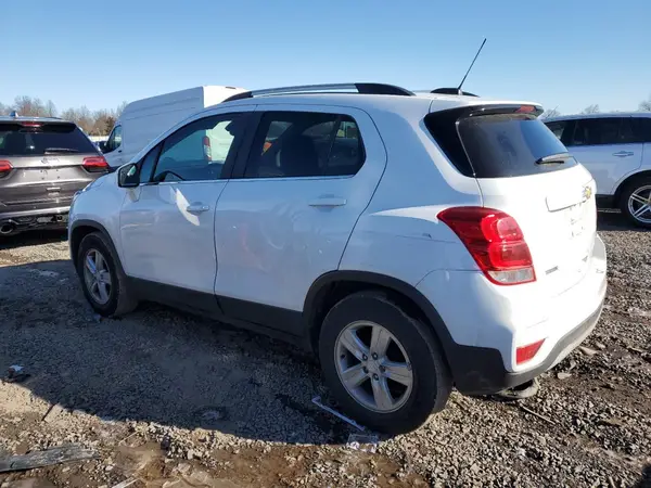 3GNCJLSB1LL210860 2020 CHEVROLET TRAX - Image 2