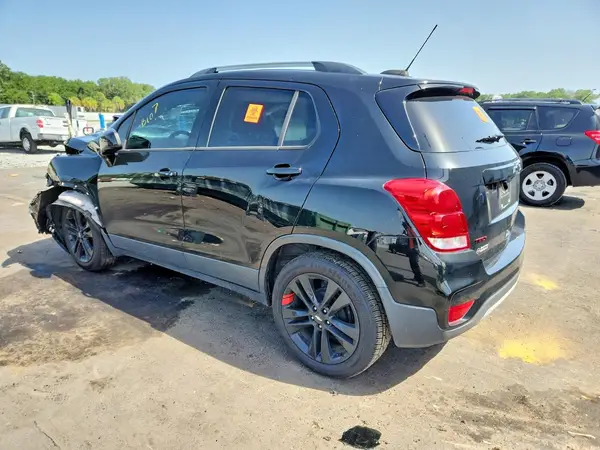 3GNCJLSB1LL225973 2020 CHEVROLET TRAX - Image 2