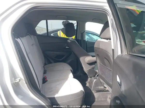 3GNCJLSB1LL234835 2020 CHEVROLET TRAX - Image 8