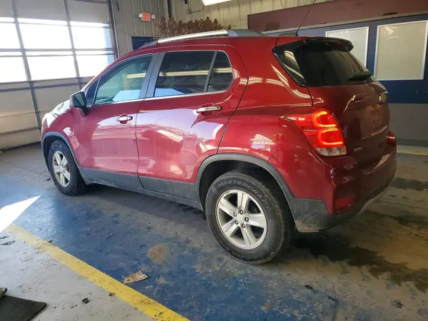 3GNCJLSB1LL253854 2020 CHEVROLET TRAX - Image 2