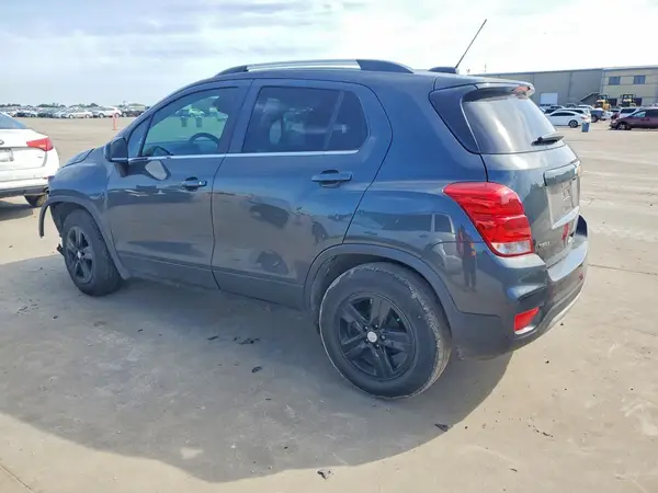 3GNCJLSB1LL271271 2020 CHEVROLET TRAX - Image 2