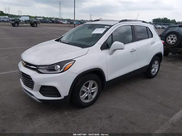 3GNCJLSB1LL282173 2020 CHEVROLET TRAX - Image 2