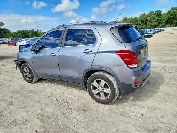 3GNCJLSB1LL282870 2020 CHEVROLET TRAX - Image 2