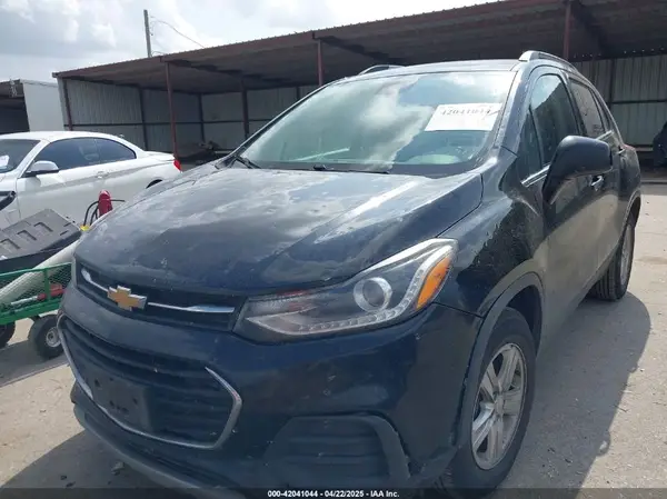 3GNCJLSB1LL293934 2020 CHEVROLET TRAX - Image 2