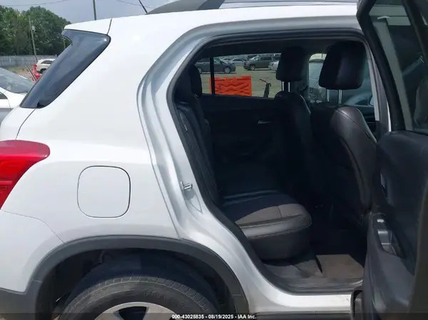 3GNCJLSB1LL295795 2020 CHEVROLET TRAX - Image 8