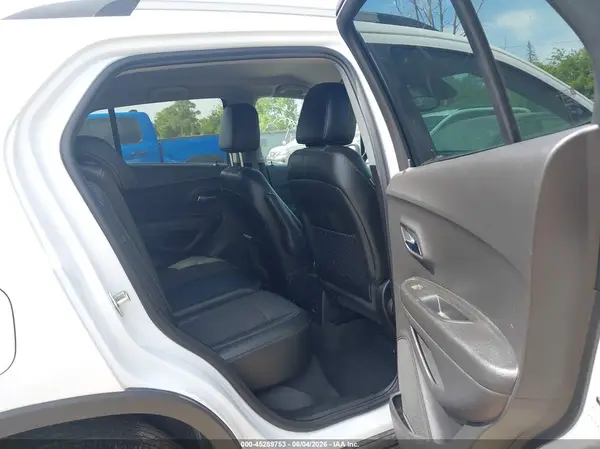 3GNCJLSB1LL300932 2020 CHEVROLET TRAX - Image 8