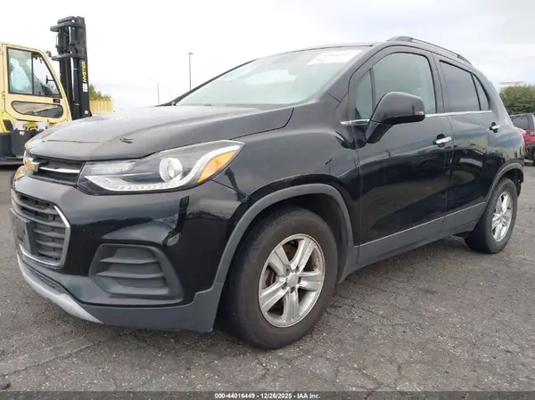 3GNCJLSB1LL308948 2020 CHEVROLET TRAX - Image 2