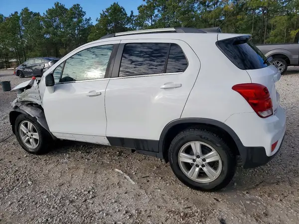 3GNCJLSB1LL310408 2020 CHEVROLET TRAX - Image 2