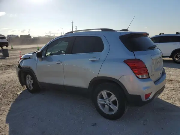 3GNCJLSB1LL311123 2020 CHEVROLET TRAX - Image 2