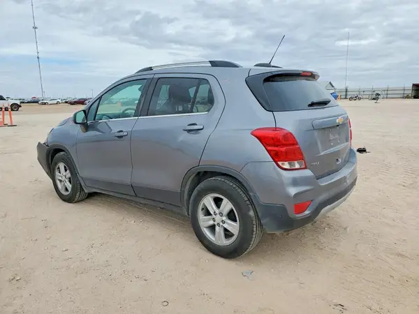 3GNCJLSB1LL322042 2020 CHEVROLET TRAX - Image 2