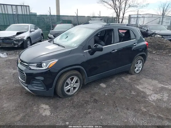 3GNCJLSB1LL334711 2020 CHEVROLET TRAX - Image 2