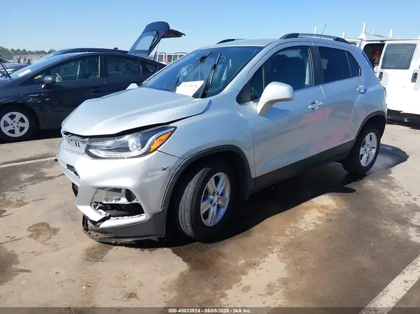 3GNCJLSB1LL335101 2020 CHEVROLET TRAX - Image 2