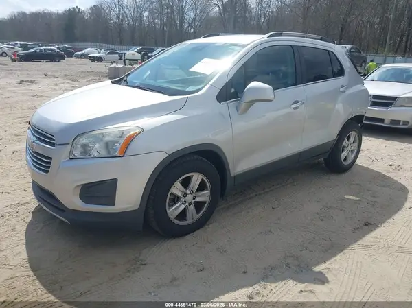 3GNCJLSB2GL166664 2016 CHEVROLET TRAX - Image 2