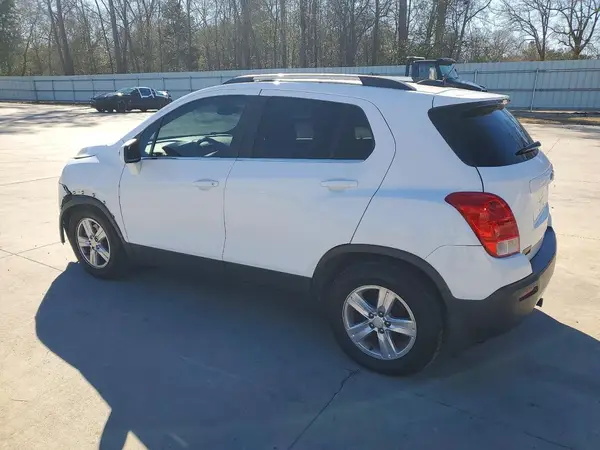 3GNCJLSB2GL266523 2016 CHEVROLET TRAX - Image 2
