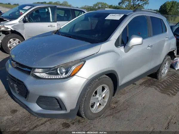 3GNCJLSB2HL132693 2017 CHEVROLET TRAX - Image 2