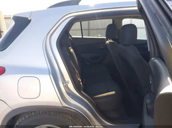 3GNCJLSB2HL132693 2017 CHEVROLET TRAX - Image 8