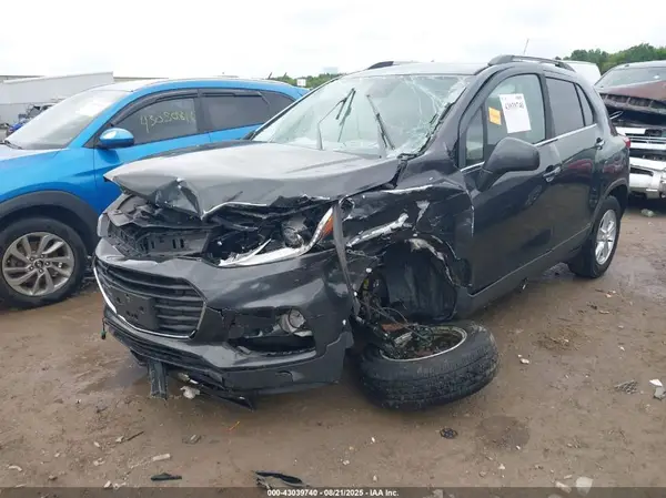 3GNCJLSB2HL196345 2017 CHEVROLET TRAX - Image 2