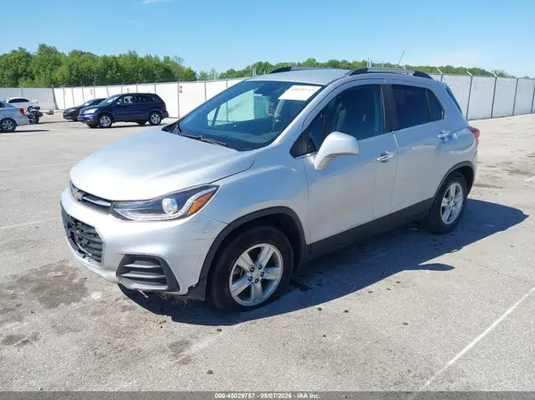 3GNCJLSB2HL209563 2017 CHEVROLET TRAX - Image 2