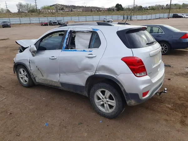 3GNCJLSB2HL272081 2017 CHEVROLET TRAX - Image 2