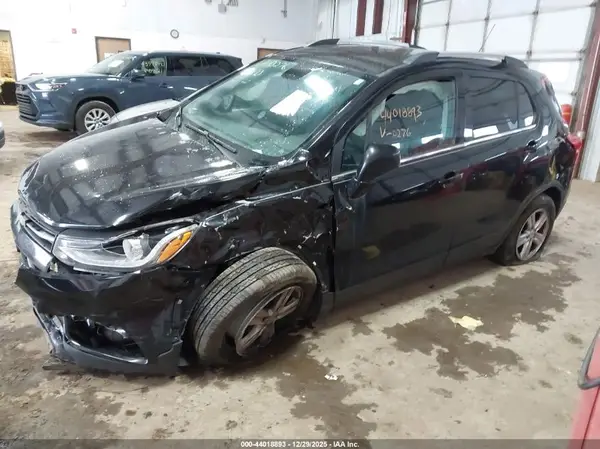 3GNCJLSB2HL280276 2017 CHEVROLET TRAX - Image 2