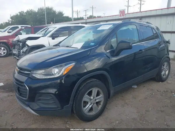 3GNCJLSB2HL280553 2017 CHEVROLET TRAX - Image 2