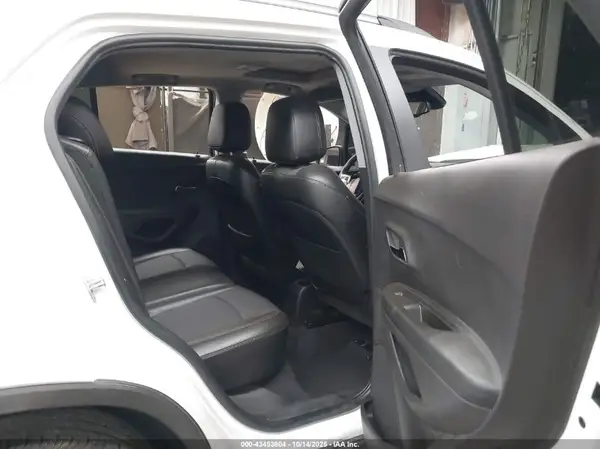 3GNCJLSB2JL260258 2018 CHEVROLET TRAX - Image 8