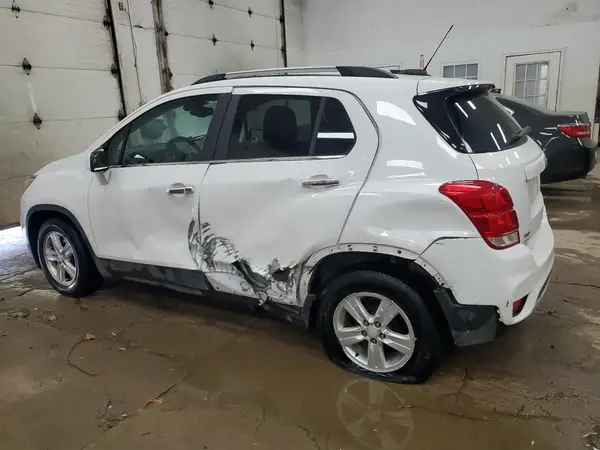 3GNCJLSB2JL332947 2018 CHEVROLET TRAX - Image 2