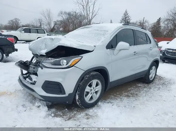 3GNCJLSB2JL341678 2018 CHEVROLET TRAX - Image 2