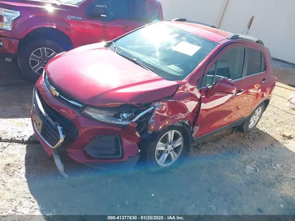 3GNCJLSB2JL375569 2018 CHEVROLET TRAX - Image 2
