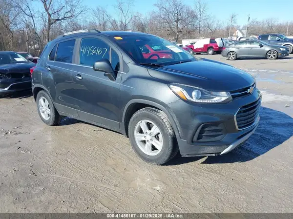 3GNCJLSB2JL375927 2018 CHEVROLET TRAX - Image 1