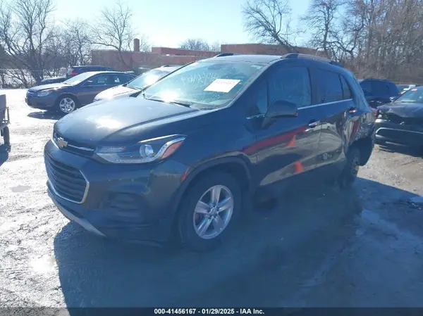 3GNCJLSB2JL375927 2018 CHEVROLET TRAX - Image 2