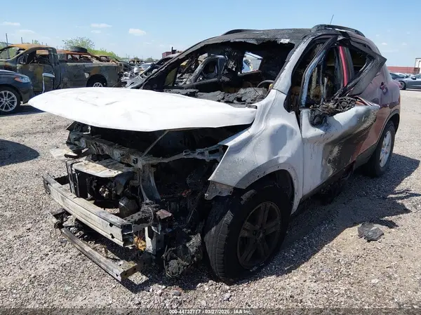 3GNCJLSB2JL376902 2018 CHEVROLET TRAX - Image 2