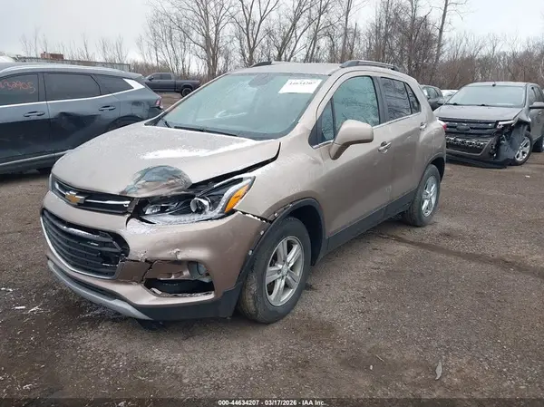 3GNCJLSB2KL111916 2019 CHEVROLET TRAX - Image 2