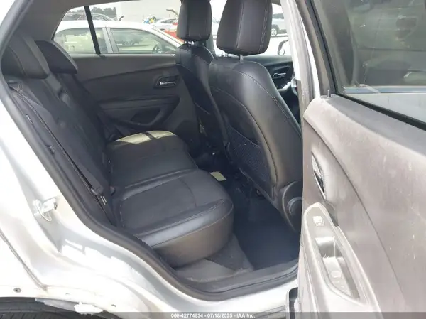 3GNCJLSB2KL135682 2019 CHEVROLET TRAX - Image 8