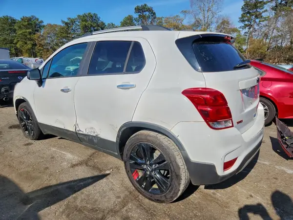 3GNCJLSB2KL145502 2019 CHEVROLET TRAX - Image 2