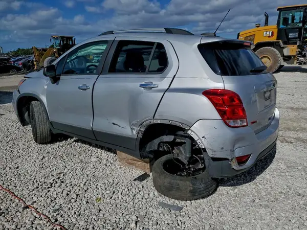 3GNCJLSB2KL148528 2019 CHEVROLET TRAX - Image 2