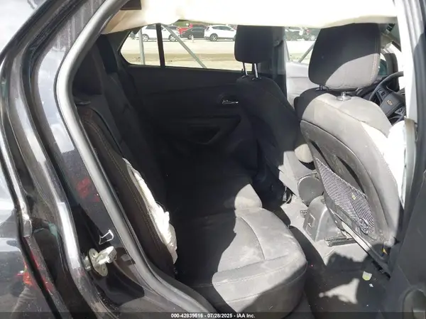 3GNCJLSB2KL158007 2019 CHEVROLET TRAX - Image 8