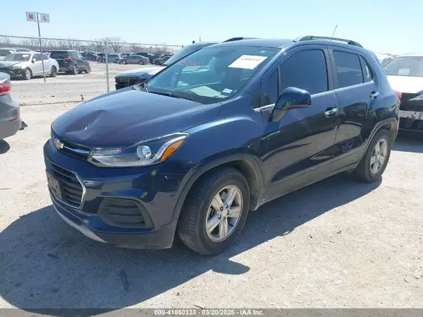 3GNCJLSB2KL171842 2019 CHEVROLET TRAX - Image 2