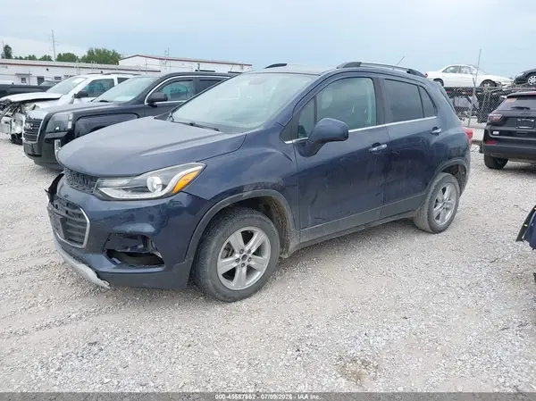 3GNCJLSB2KL217640 2019 CHEVROLET TRAX - Image 2
