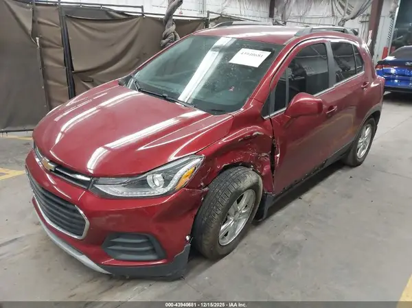 3GNCJLSB2KL221901 2019 CHEVROLET TRAX - Image 2