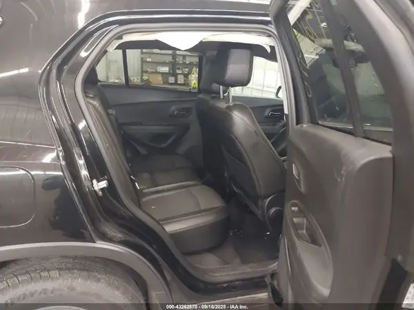 3GNCJLSB2KL230629 2019 CHEVROLET TRAX - Image 8