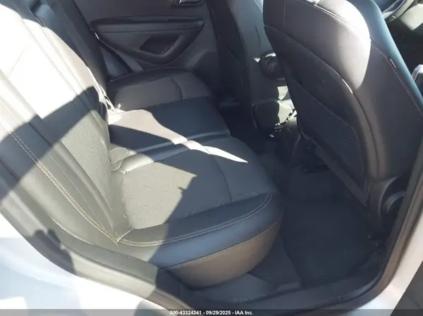 3GNCJLSB2KL235460 2019 CHEVROLET TRAX - Image 8