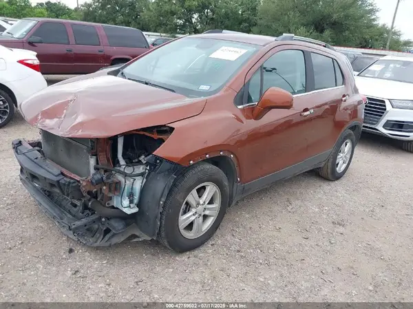 3GNCJLSB2KL237970 2019 CHEVROLET TRAX - Image 2