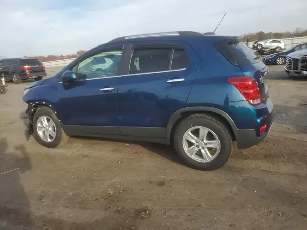 3GNCJLSB2KL239797 2019 CHEVROLET TRAX - Image 2