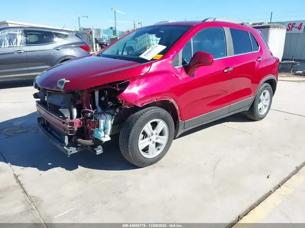 3GNCJLSB2KL261069 2019 CHEVROLET TRAX - Image 2