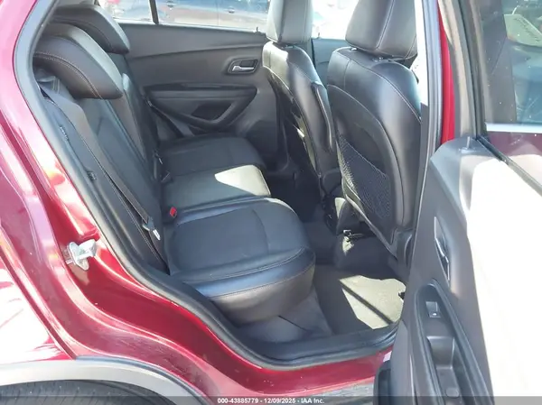 3GNCJLSB2KL261069 2019 CHEVROLET TRAX - Image 8