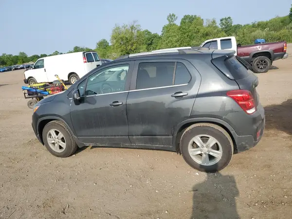 3GNCJLSB2KL261329 2019 CHEVROLET TRAX - Image 2