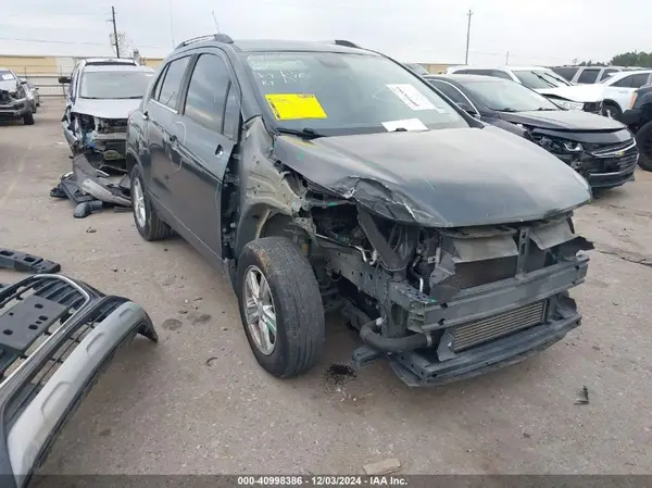 3GNCJLSB2KL262206 2019 CHEVROLET TRAX - Image 1